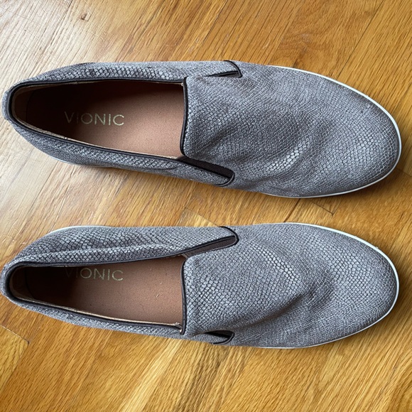 Vionic Splendid Midi Holiday Velvet Slip-On Shoe - Picture 3 of 10